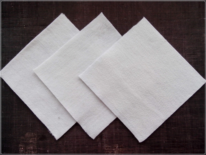 決定土工布功能的主要指標是什么？